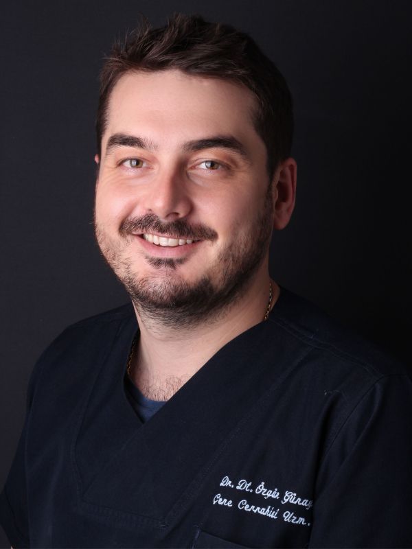 hekimlerr_Dr. O╠êzgu╠ên Gu╠ênay